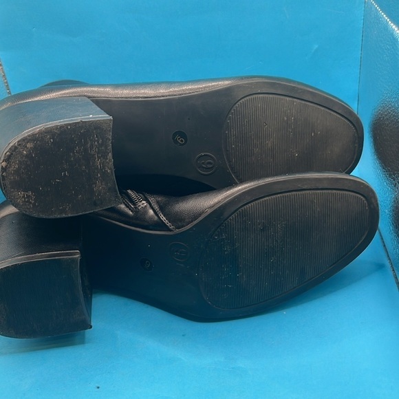 Joe fresh women’s faux leather ankle heel black zippered boots - size 9 - Picture 6 of 7